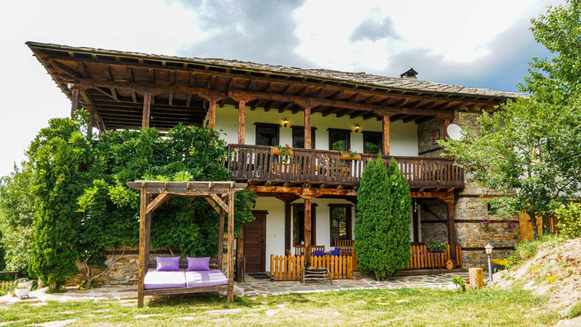 Панорама Хаус Лещен И Еко Къщи Дървена И Землянка Buitenkant foto