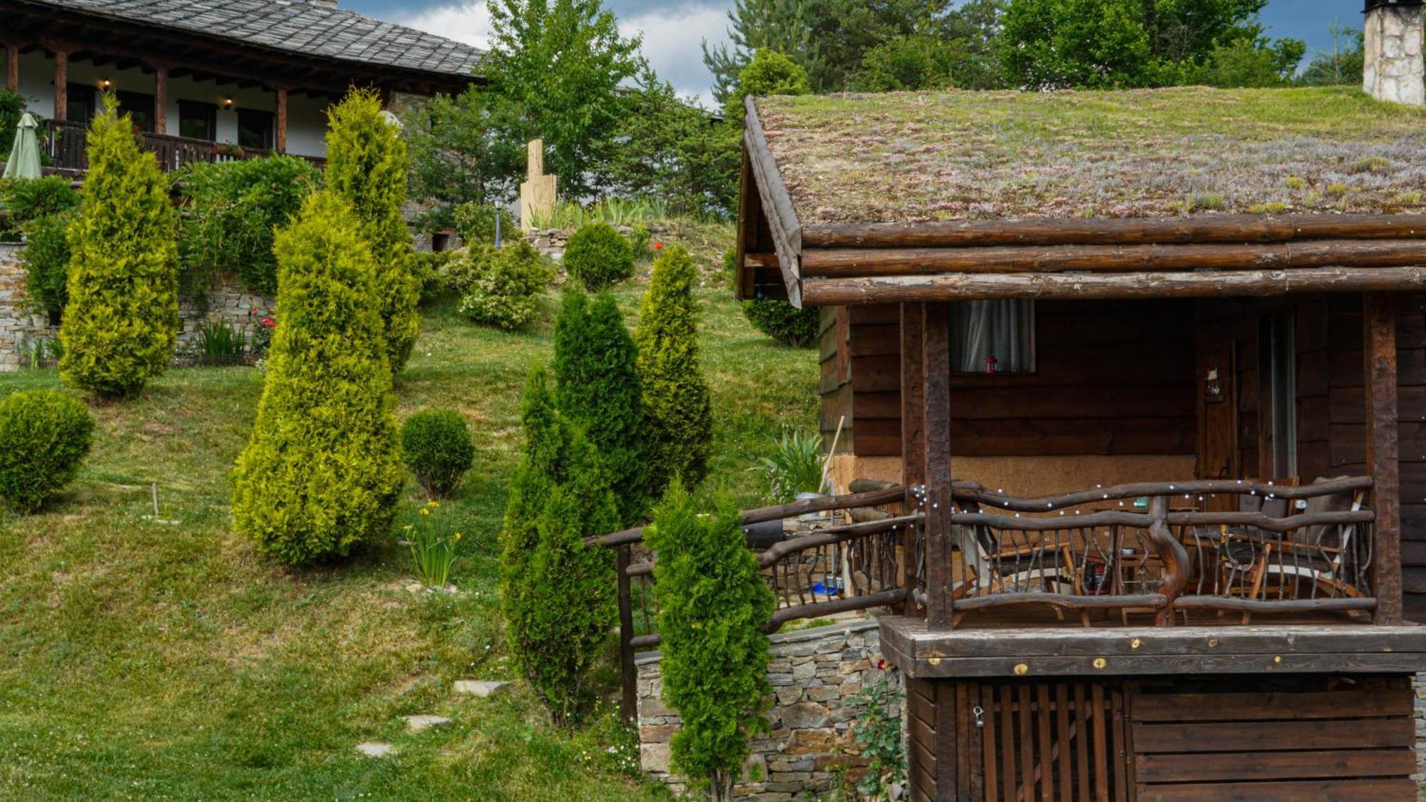 Панорама Хаус Лещен И Еко Къщи Дървена И Землянка Buitenkant foto